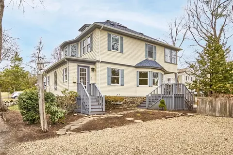 39 Village St, Marblehead, MA 01945
