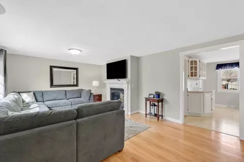 48 Zephyr Ln, Springfield, MA 01128 photo 5