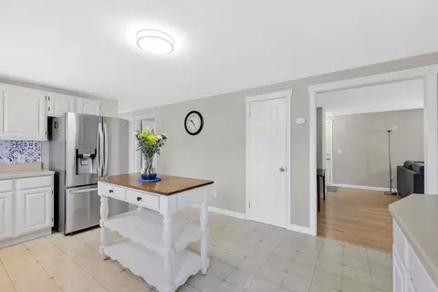 48 Zephyr Ln, Springfield, MA 01128 photo 15