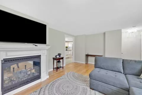 48 Zephyr Ln, Springfield, MA 01128 photo 8