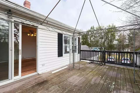 10 Slater St, Webster, MA 01570 photo 18