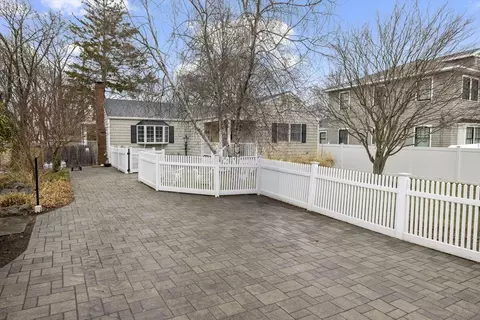 36 Bayview Rd, Marblehead, MA 01945 photo 2