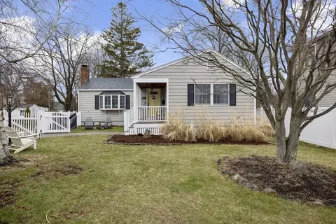 36 Bayview Rd, Marblehead, MA 01945