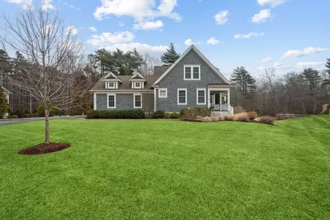 27 Fieldstone Dr, Mattapoisett, MA 02739