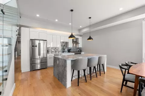 243 Condor St #6, Boston, MA 02128