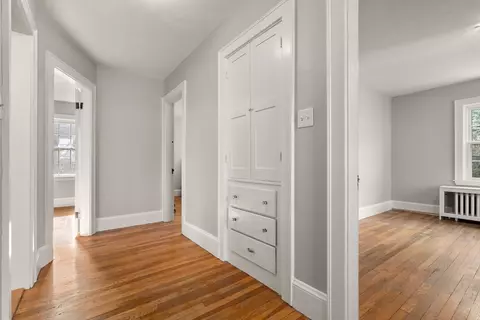 Entry Way - 309 Mason Ter, Brookline, MA 02445 photo 2 of 3