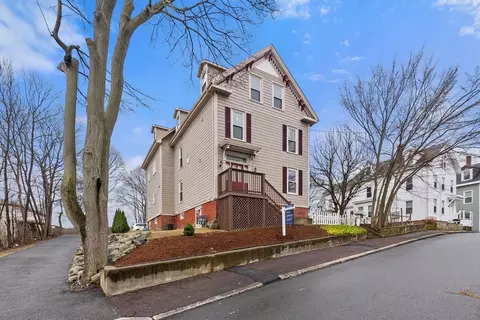 11 Symonds St #1, Salem, MA 01970