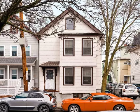 7 Dickinson St, Somerville, MA 02143