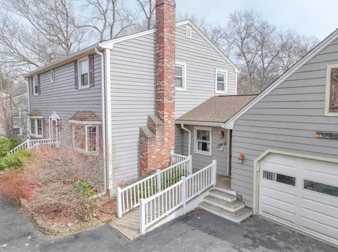 10 Brookside Rd, Mansfield, MA 02048 photo 2