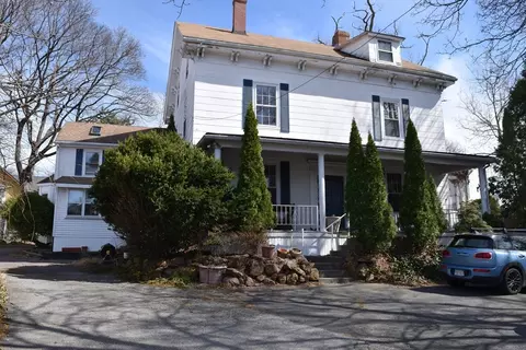 77 Mystic St, Medford, MA 02155