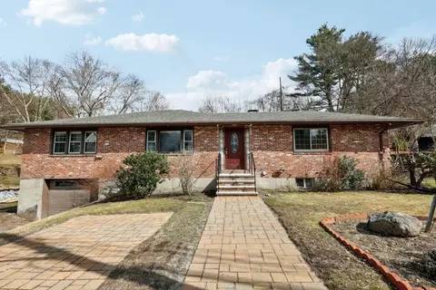 108 Park St, Hudson, MA 01749