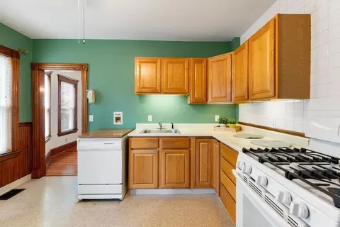 93 Swan St, Everett, MA 02149 photo 13