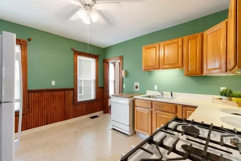 93 Swan St, Everett, MA 02149 photo 12