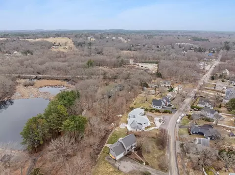 85 Kilby St, Hingham, MA 02043 photo 5