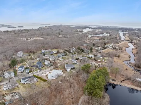 85 Kilby St, Hingham, MA 02043 photo 4