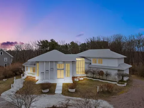 85 Kilby St, Hingham, MA 02043 photo 3
