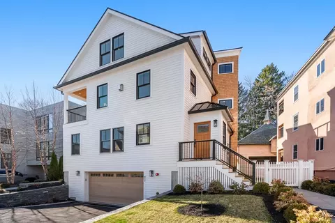 71 Greenough St #2, Brookline, MA 02445