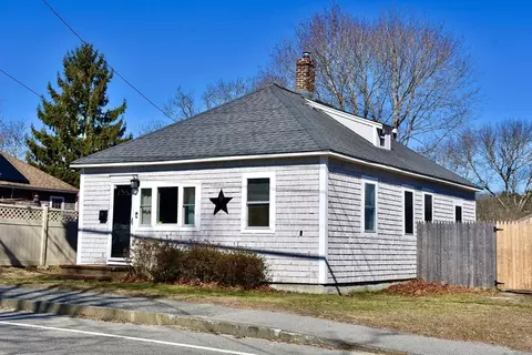 Exterior - 50 Sandwich Rd, Wareham, MA 02571 photo 1 of 11