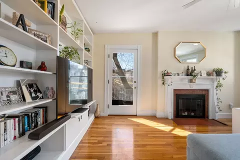 1 Regent Cir #2, Brookline, MA 02445 photo 3
