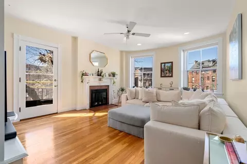 1 Regent Cir #2, Brookline, MA 02445 photo 2