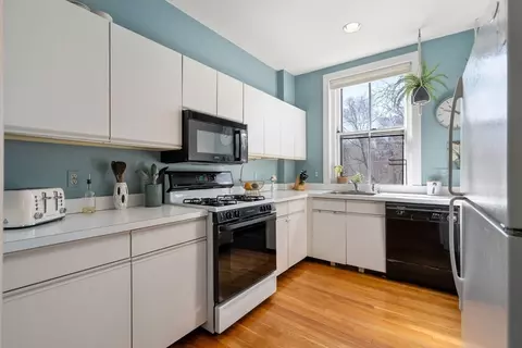1 Regent Cir #2, Brookline, MA 02445 photo 6