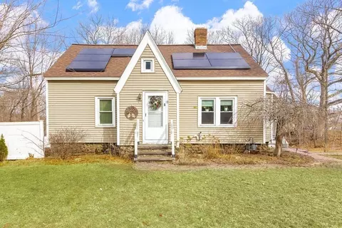 6 Heard St, Auburn, MA 01501