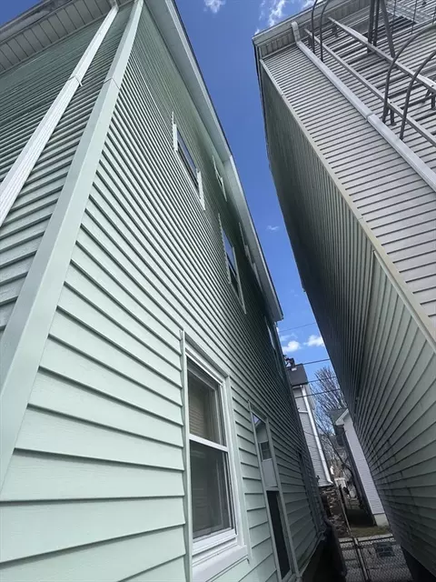 305 Fourth St, Fall River, MA 02721 photo 3