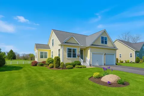 5 Back Nine Dr, Haverhill, MA 01832