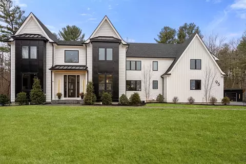 95 Lincoln St, Northborough, MA 01532