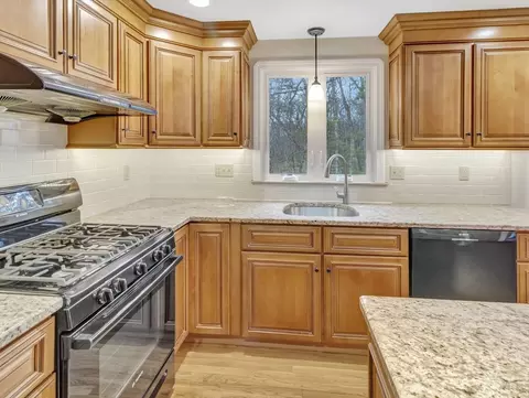 Kitchen - 19 Jacob Dr, Mansfield, MA 02048 photo 1 of 4