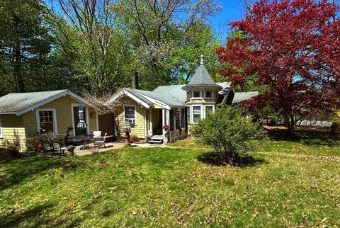 68 Depot St, Duxbury, MA 02332