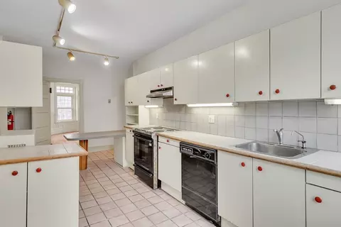 Kitchen - 9 Clinton Path #2, Brookline, MA 02445 photo 4 of 4