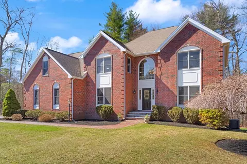 19 Forest Edge Rd, Easton, MA 02375