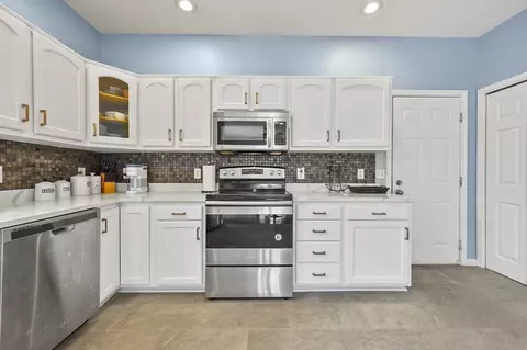 25 Black Point Rd, Webster, MA 01570 photo 6