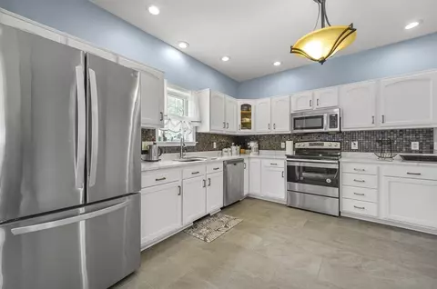 25 Black Point Rd, Webster, MA 01570 photo 4