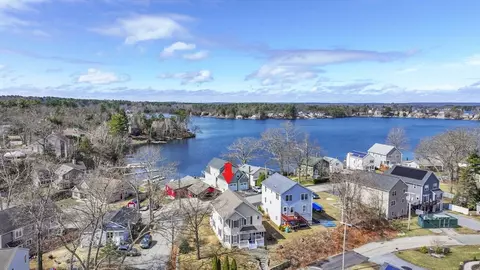 25 Black Point Rd, Webster, MA 01570