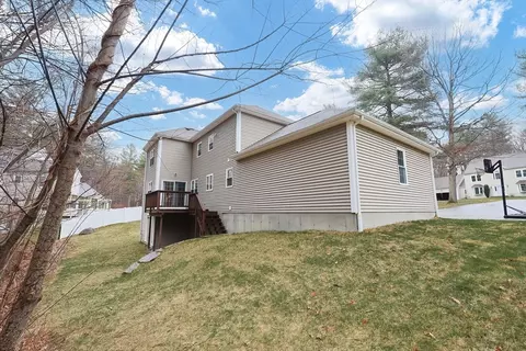 70 Macarthur Rd, Northbridge, MA 01534 photo 34