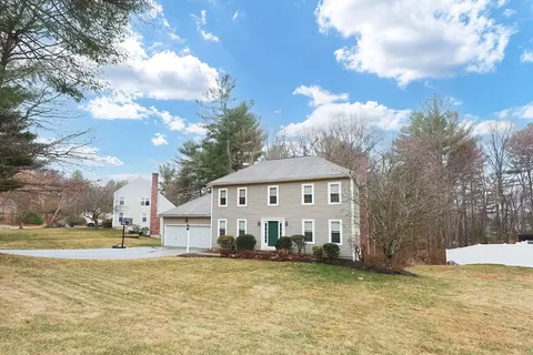 70 Macarthur Rd, Northbridge, MA 01534