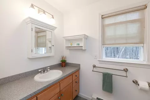 70 Macarthur Rd, Northbridge, MA 01534 photo 33