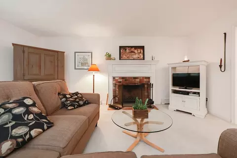 70 Macarthur Rd, Northbridge, MA 01534 photo 14