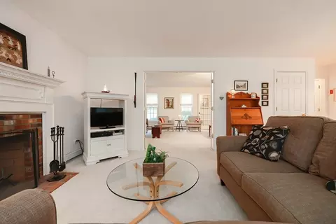 70 Macarthur Rd, Northbridge, MA 01534 photo 11