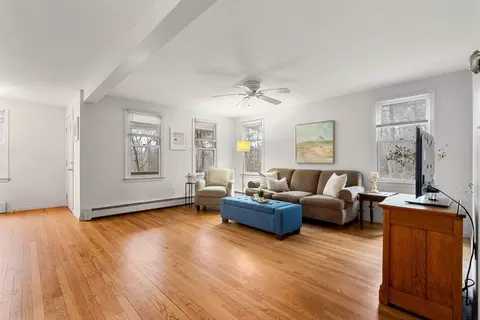 Living - 192 Warren Rd, Townsend, MA 01469 photo 2 of 2