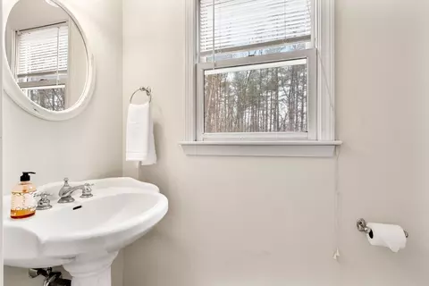 Bath - 192 Warren Rd, Townsend, MA 01469 photo 1 of 3