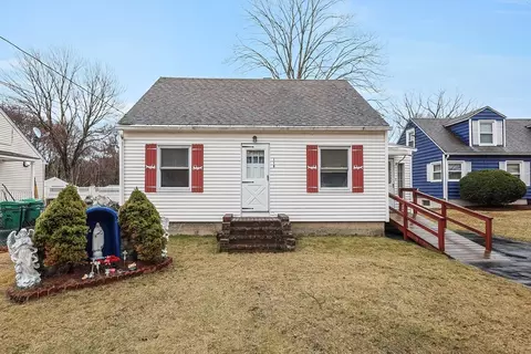 110 Union St, Whitinsville, MA 01588