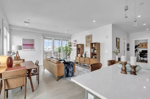 232 Old Colony Ave #404, Boston, MA 02127