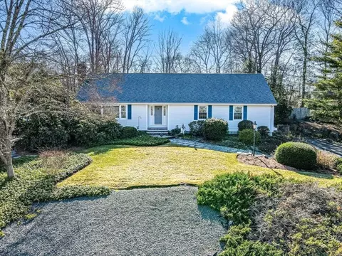 35 Blackberry Rd, North Attleboro, MA 02760