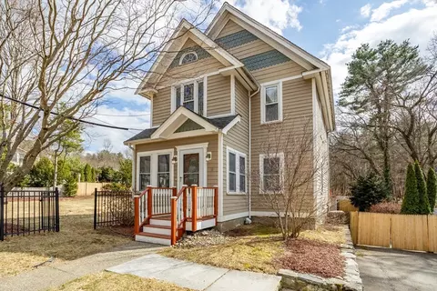 10 Lakeview Rd, Wayland, MA 01778