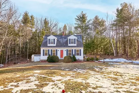 6 Geordie Ln, Hubbardston, MA 01452