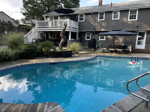 Exterior - 12 Fieldstone Dr, Stoneham, MA 02180 photo 7 of 7