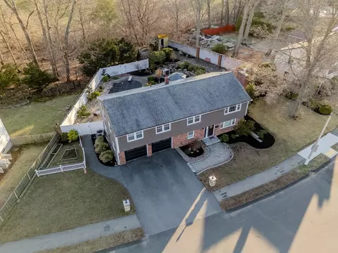 View/Area - 12 Fieldstone Dr, Stoneham, MA 02180 photo 2 of 4